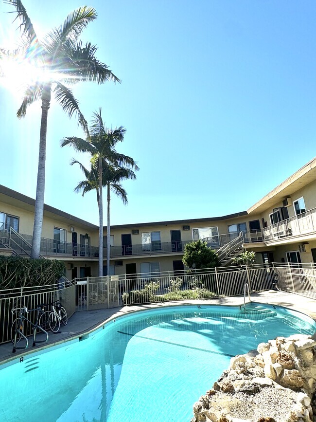 Building Photo - Oasis Apartments