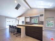 Photo - 15424 Camarillo St