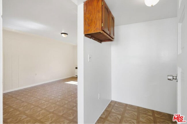 Photo - 430 E 184th St