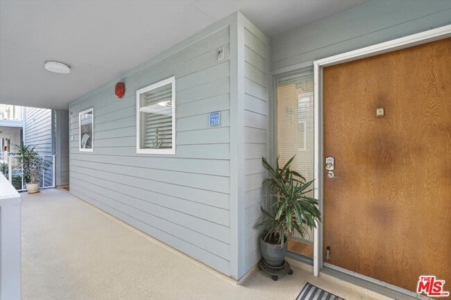 Photo - 240 The Village Unit 210