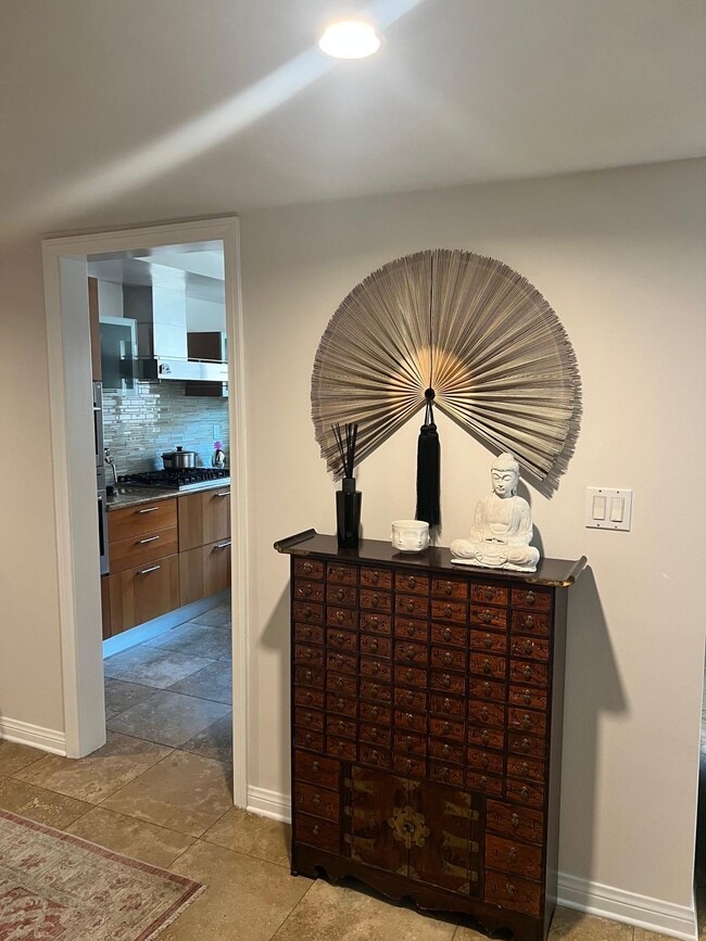 Photo - 1310 Roxbury Dr Unit 201