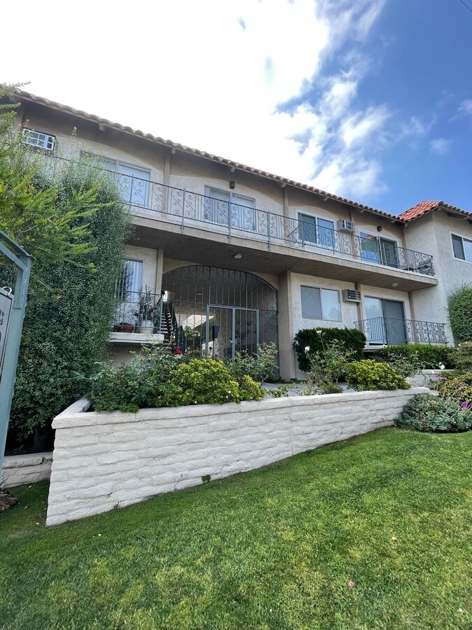 LUXURY LIVING AT AN AFFORDABLE PRICE - LUXURY LIVING AT AN AFFORDABLE PRICE