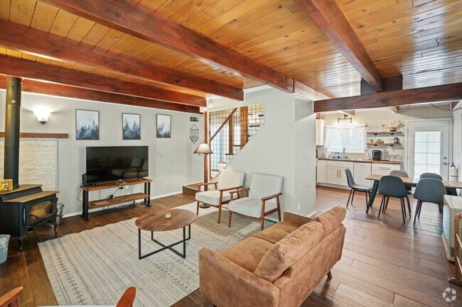 Building Photo - 43032 Sunset Dr Rental