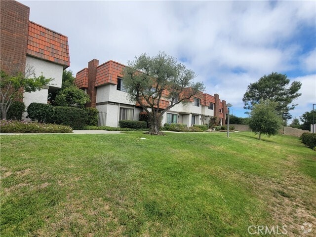 Building Photo - 27909 Ridgebluff Ct Rental