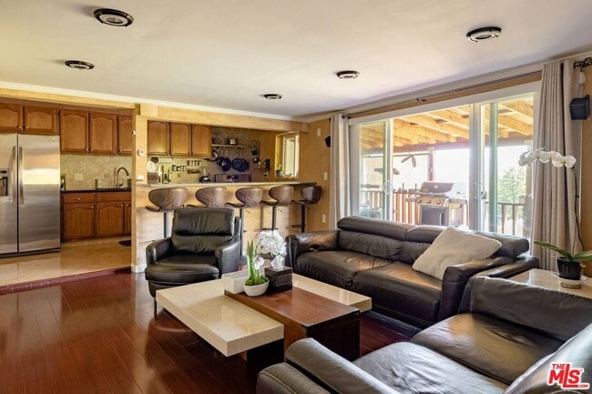 Photo - 15555 High Knoll Rd