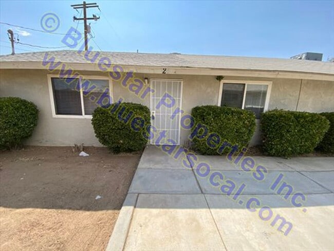 Building Photo - 20475 Thunderbird Rd Unit 02
