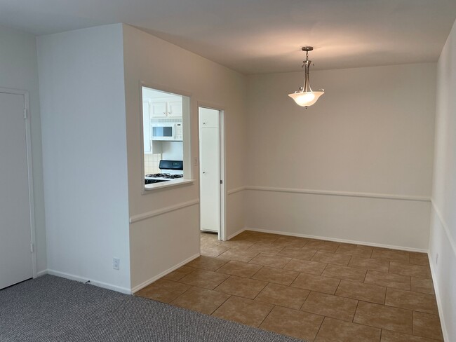 Photo - 1122 S Clark Dr Unit 6