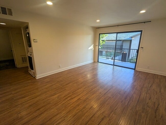 Photo - 2 Bedroom-1 Bathroom Single Story Condo; 2nd floor unit in Lakeside Unit 115