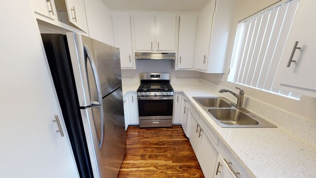 Photo - 20404 Cohasset