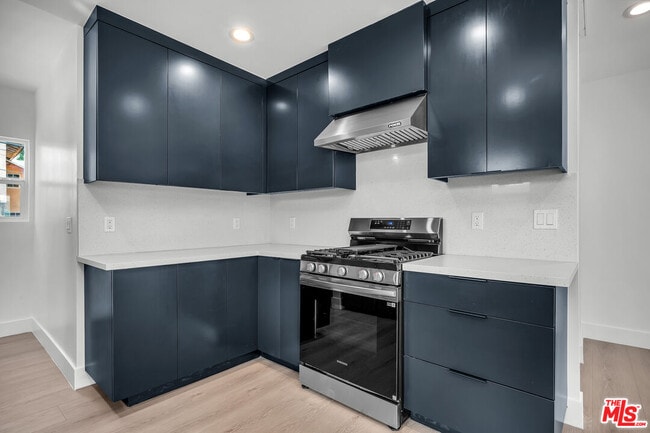 Photo - 220 S Hoover St