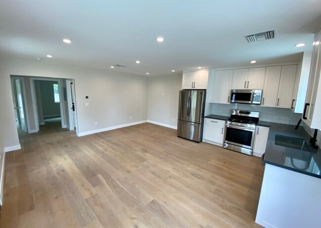 Photo - 5506 Bevis Ave