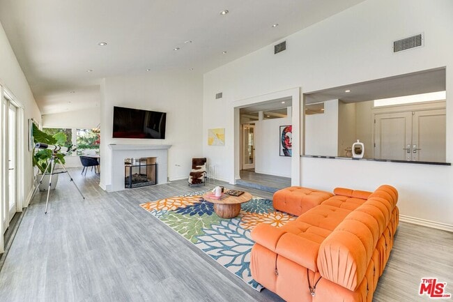 Photo - 1410 Stradella Rd