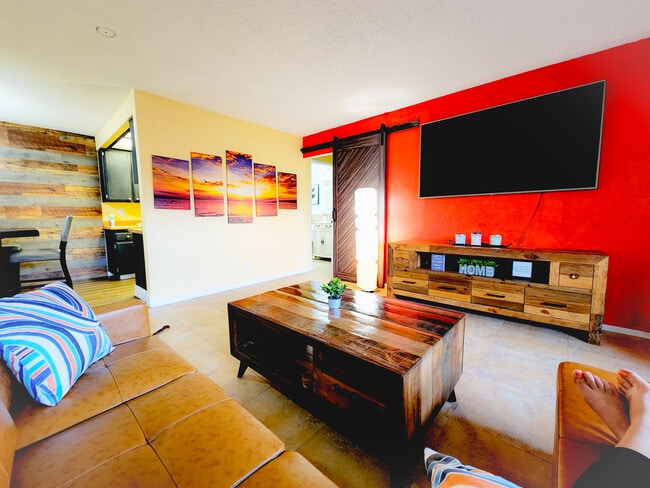 Building Photo - 20531 S Vermont Ave Unit Fully Furnished condo