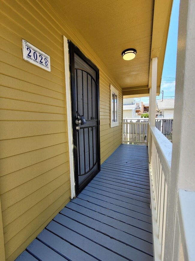 Photo - Detached Craftsman Cottage with Courtyard Charm – Low $1,000 Deposit