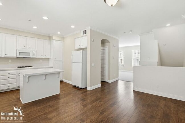 Photo - Beautiful 3Bdm 2.5Ba Townhome in a Prime San Marcos Location