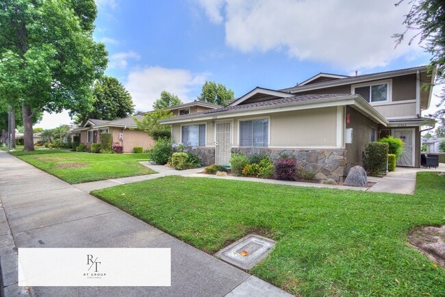 Building Photo - 2 Bed | 1 Bath Condo in the Desirable Villa La Verne Community