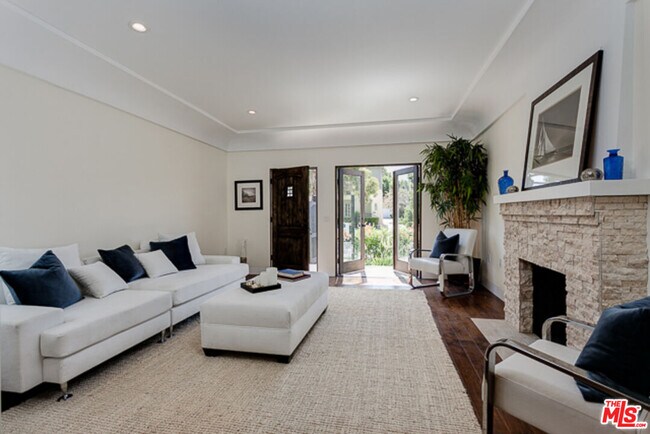 Photo - 831 S Curson Ave