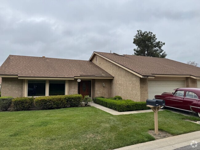 Building Photo - Beautifully updated La Jolla model in Leis... Rental