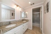 Photo - 4952 Bishop St