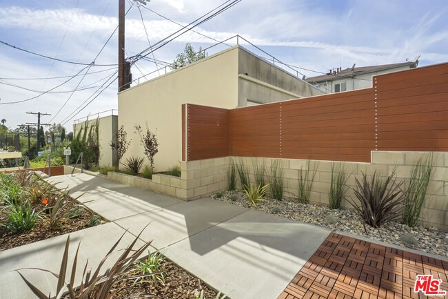 Photo - 6925 Knowlton Pl Unit 302