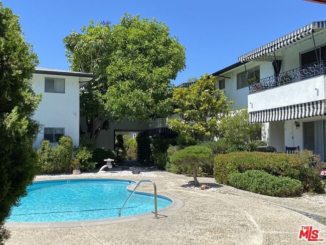 Building Photo - 3320 Griffith Park Blvd Unit 7