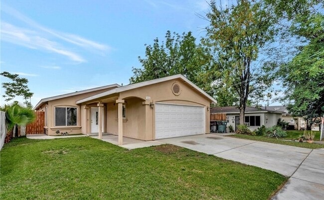 Front of House - 3455 Dwight Ave Unit Master Bedroom