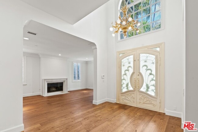 Photo - 321 S Palm Dr