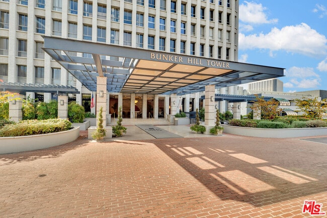 Building Photo - 800 W 1st St Unit 2301