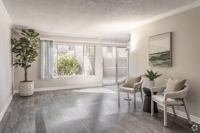 1BR, 1BA - 701SF - Living Room - Canyon Pines Apartments