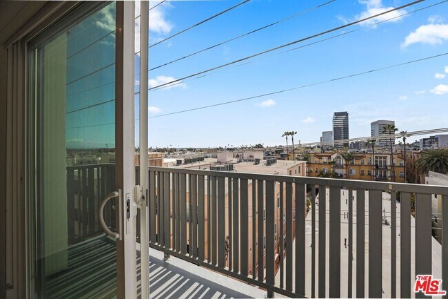 Photo - 1233 S Westgate Ave Unit 212