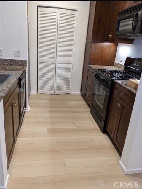 Photo - 2324 Scholarship