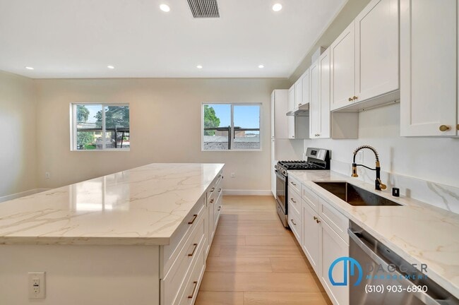 Photo - 2800 Winter St Unit 2