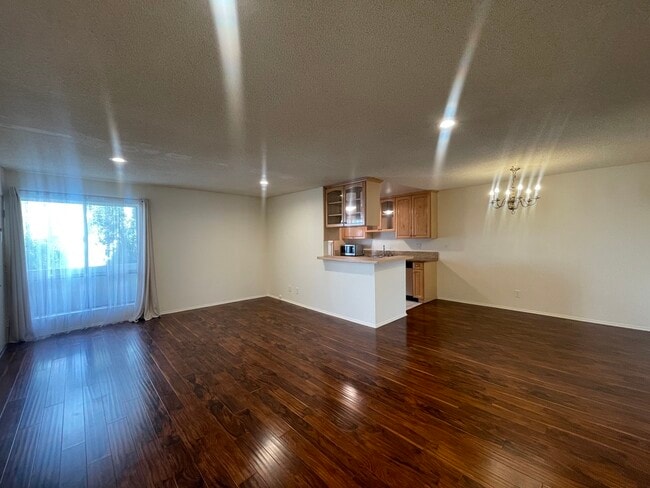 Photo - 5330 Zelzah Ave Unit 4