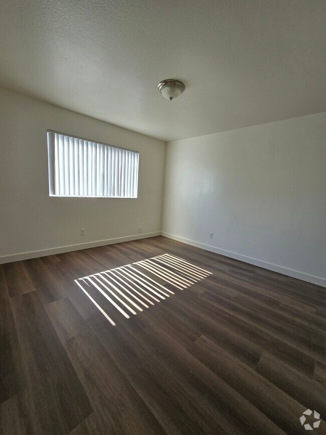 Building Photo - 7937 Newlin Ave Unit D Rental