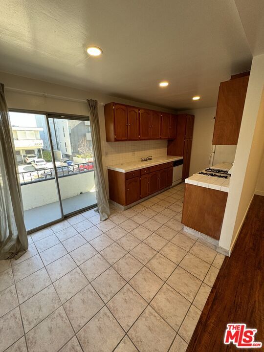 Building Photo - 3707 Kelton Ave Unit 3 Rental