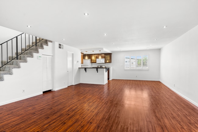 Building Photo - 11100 Acama St Unit 13