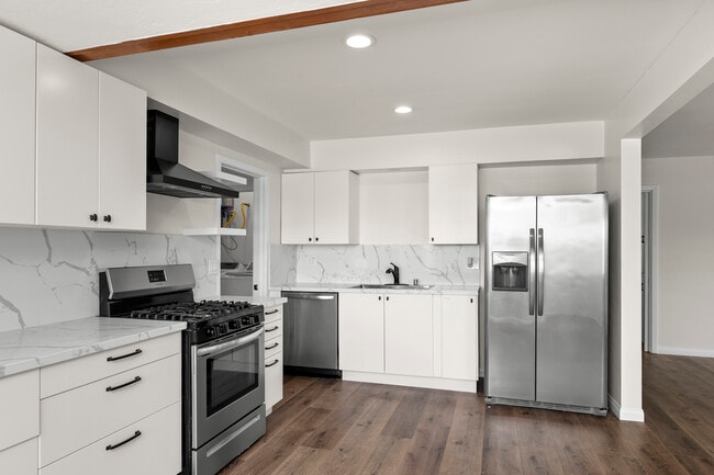 Photo - 3440 Hershey St