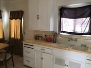 Kitchen - 732 S Kern Ave