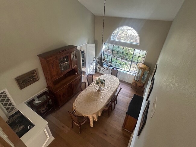 Photo - 3098 Dragonfly St