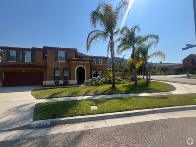 Building Photo - Beautiful Estate located in the Highly des... Rental
