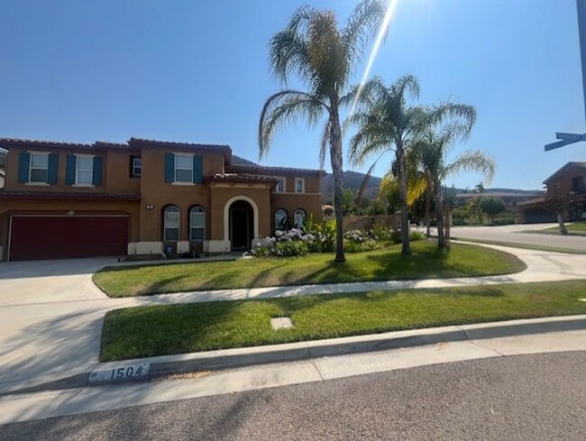 Beautiful Estate located in the Highly des... - Beautiful Estate located in the Highly des... House