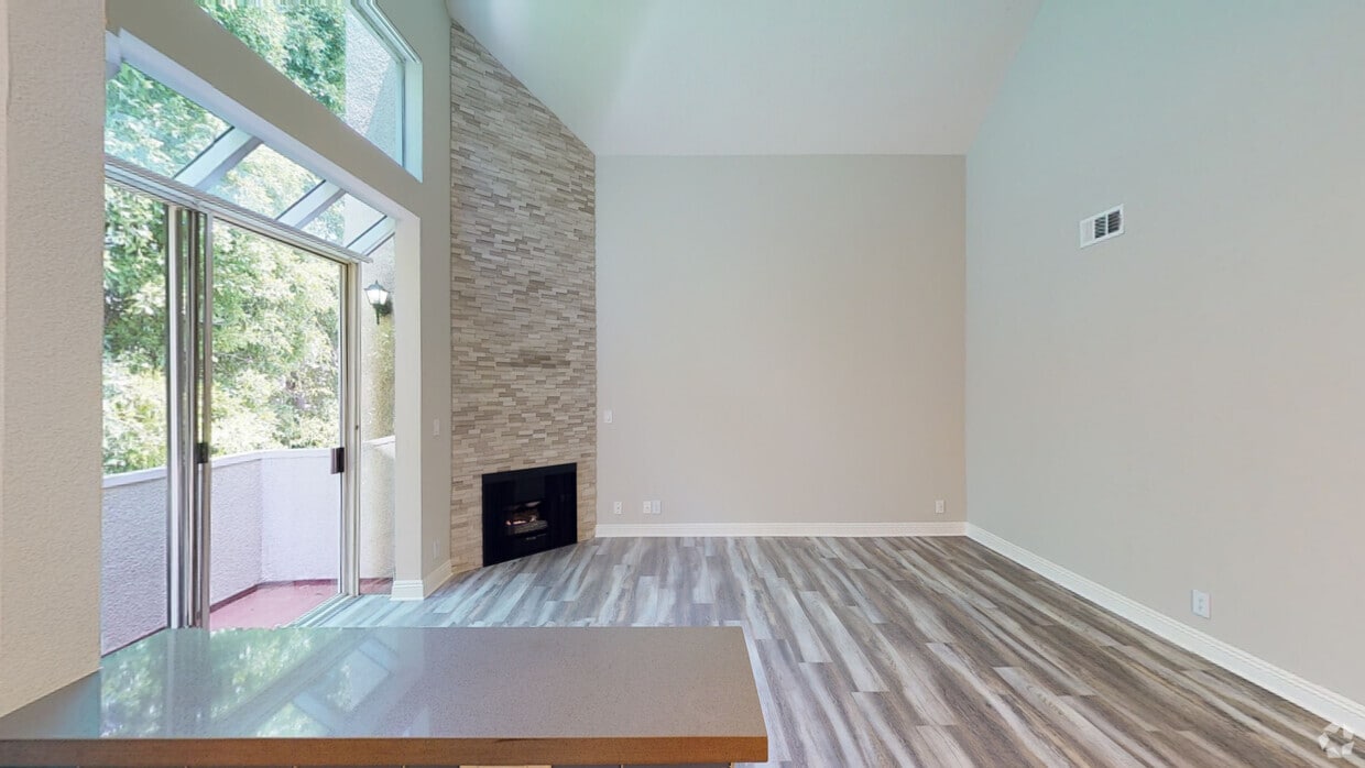 3D Tour - Palms Court