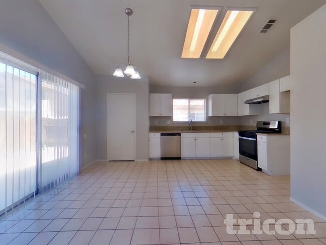 Photo - 14806 Rosemary Dr