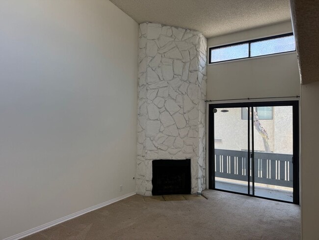 Building Photo - Spacious 2+2 CONDO with Large bonus loft, Balcony, Pool, Spa, Gym in PDR