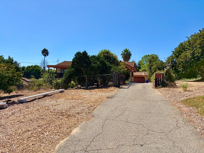 Photo - 1527 Calavo Rd Unit 1527