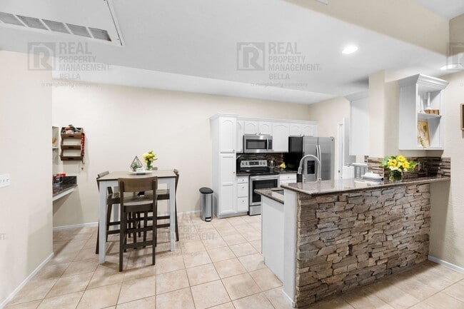 Charming 3-Bedroom Condo in The Reserves a... - Charming 3-Bedroom Condo in The Reserves a...