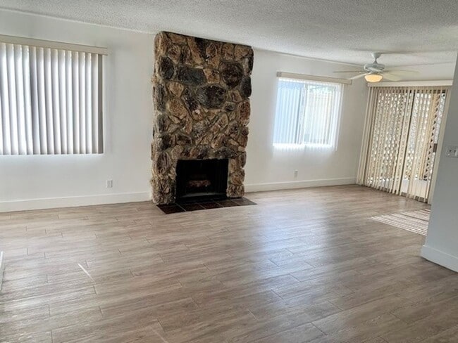 Building Photo - 156 Unit 156-5