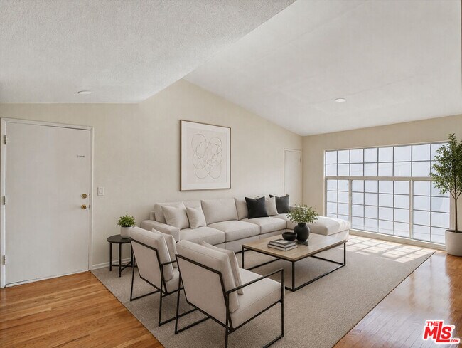 Photo - 4841 W 18th St Unit 4