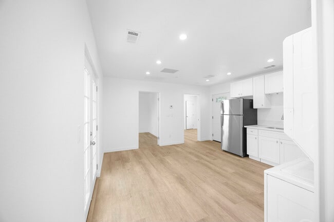 Photo - 308 N Catalina Ave Unit 4