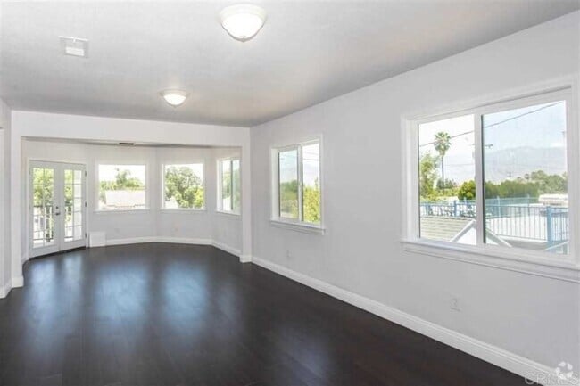 Building Photo - 259 E Crescent Ave Rental